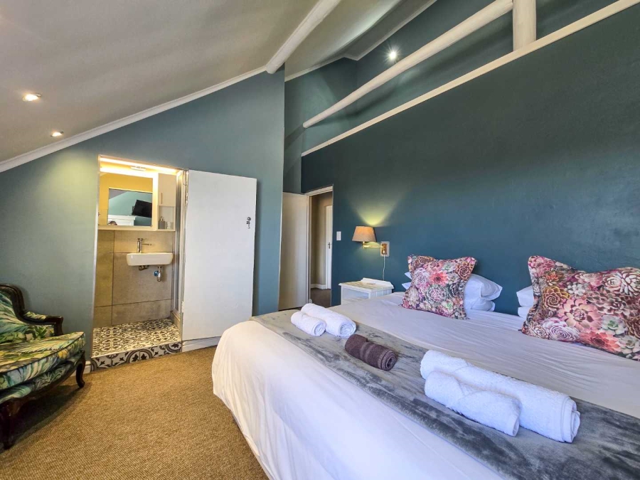 8 Bedroom Property for Sale in Stilbaai Oos Western Cape